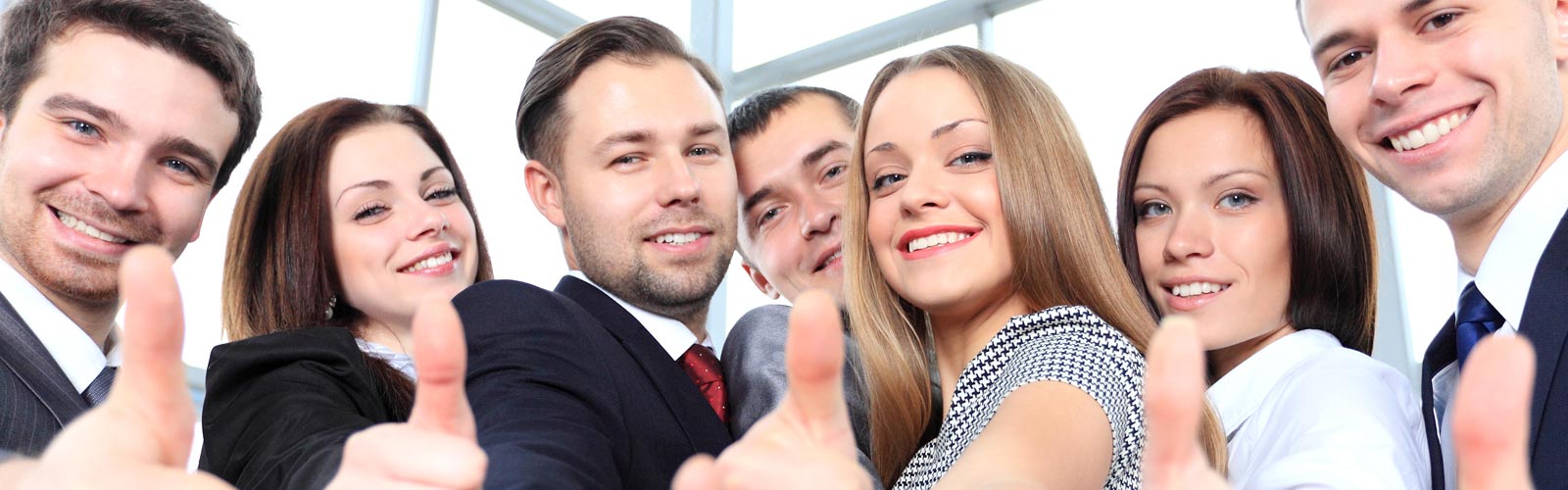 Остались очень довольны. Коллектив в офисе. Угарные мемы. Чем ниже человек душой тем выше задирает нос. Улыбающаяся девушка в августе.